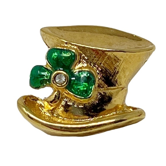 Vintage AVON Shamrock 3 Leaf Clover Top Hat Lapel Pin Gold Tone Color Metal - Picture 1 of 6